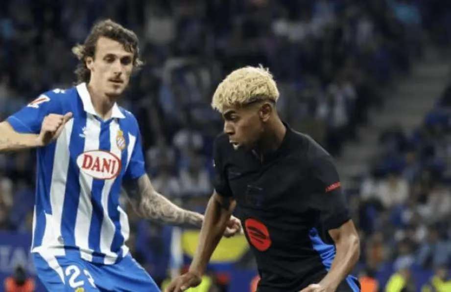 刘伟国：捧起中甲冠军奖杯很激动，明年力争在中超站稳脚跟