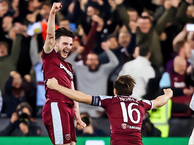 记者：下个月刘祝润就要当爸爸了，孩子会在大连出生